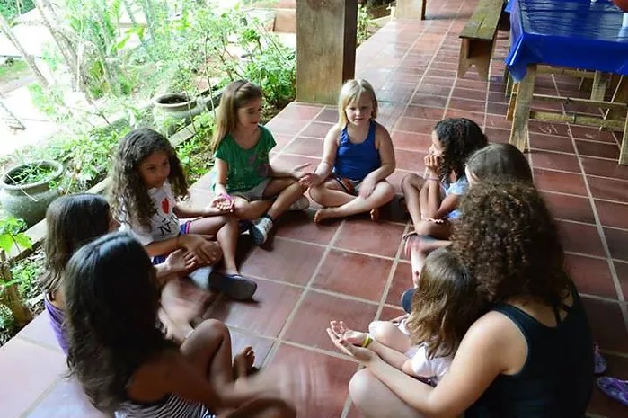 Desenvolvimento de Amizades no Acampamento de Férias